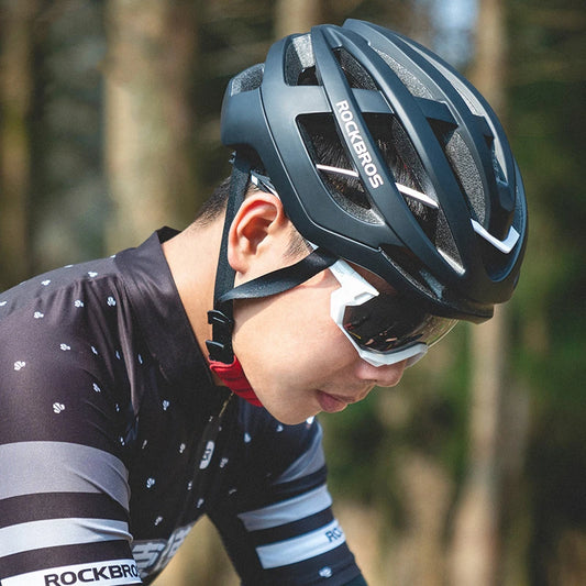 “AeroGuard: Lightweight, adjustable protection for demanding cyclists.” 